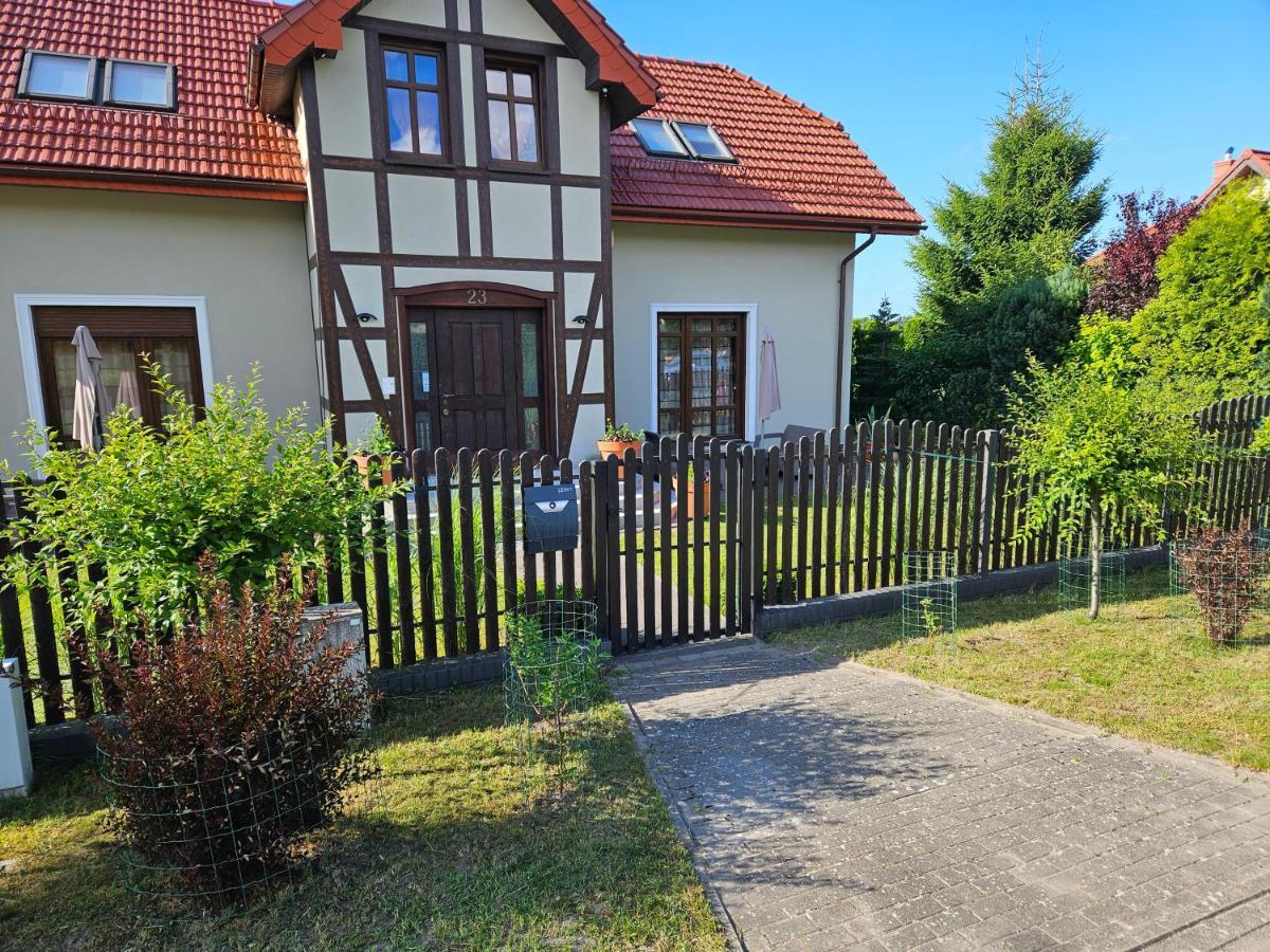 Apartamenty Z Klimatem ウストカ エクステリア 写真